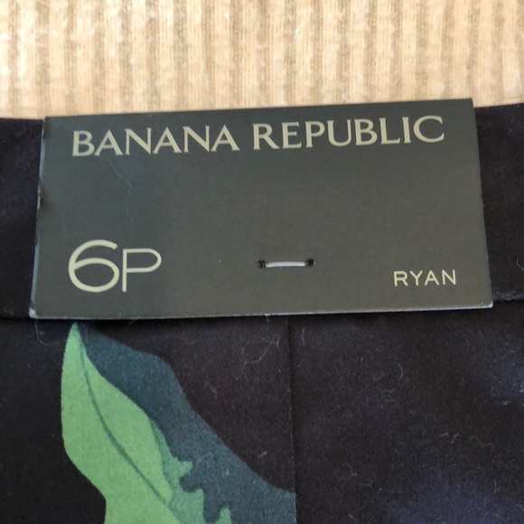 Banana Republic Cropped Floral Pants - Picture 3 of 7